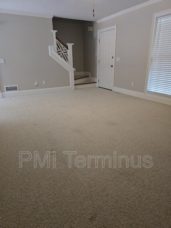 Building Photo - 4500 Pine Hill Terrace NE
