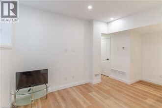 Building Photo - 825 Stirling Ave S
