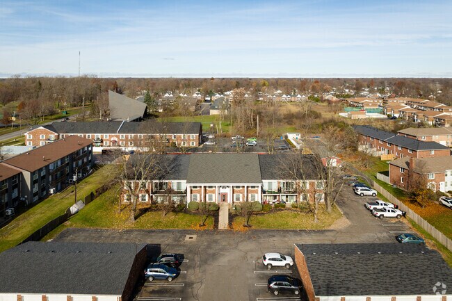 Apartamentos Sturbridge Village - Sturbridge Apartments, LLC