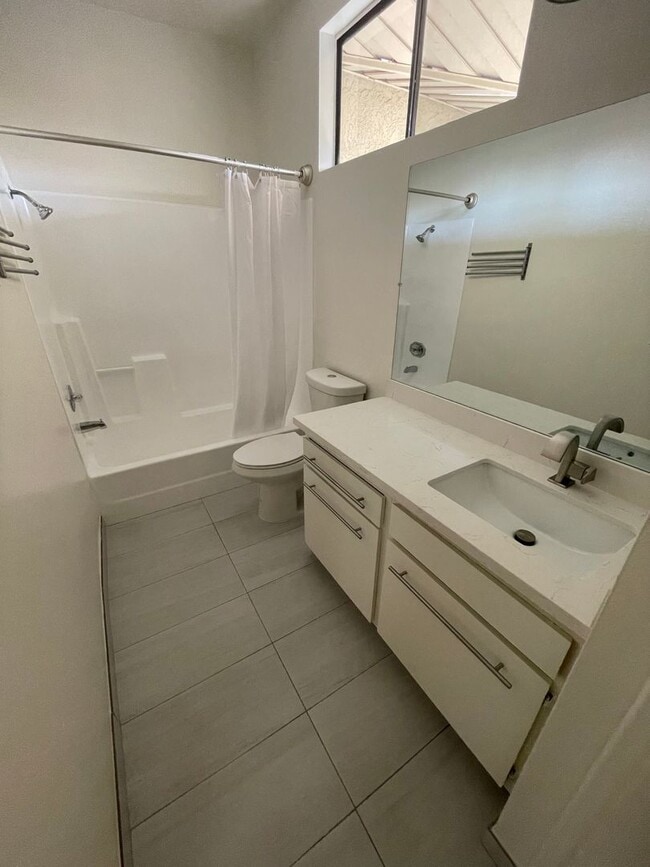 Foto del interior - 6545 Hazeltine Ave. Van Nuys, CA. 91401