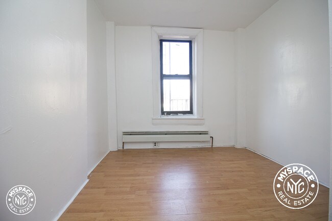 Building Photo - 487 Saint Johns Pl
