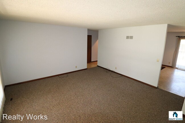 Building Photo - 2 br, 2 bath House - 7700 Lake St