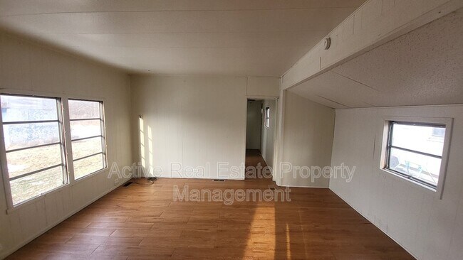 Foto del edificio - 2211 Dort Hwy