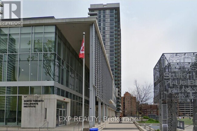 Building Photo - 70-2370 Roehampton Ave