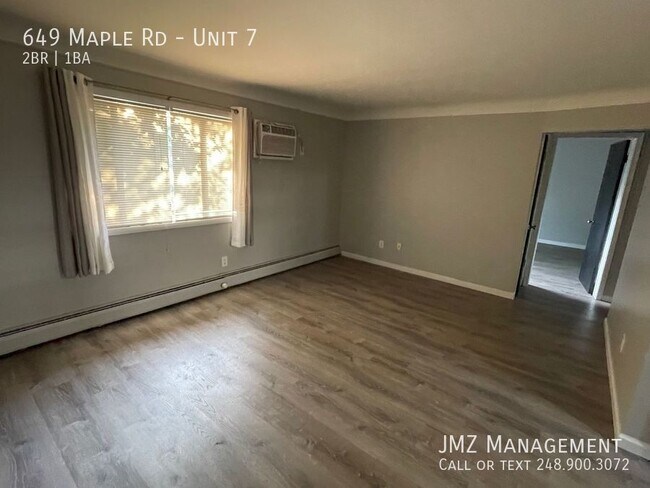Foto del edificio - 649 W Maple Rd