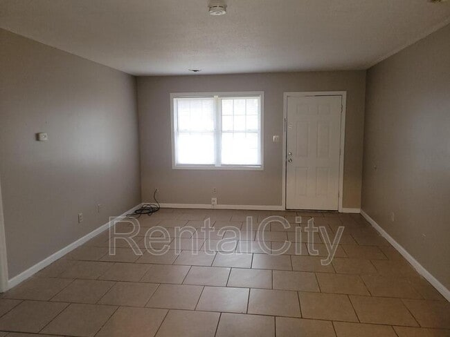 Building Photo - 115 Burks Pl