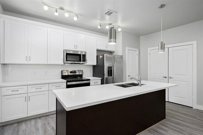 Building Photo - 4632 Brinkley St