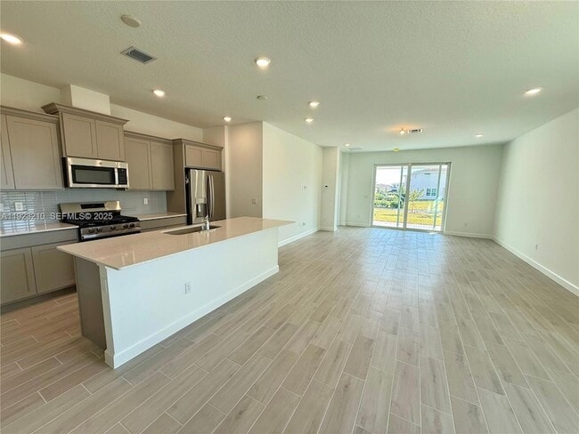 Photo - 19600 Whispering Crk Rd Townhome