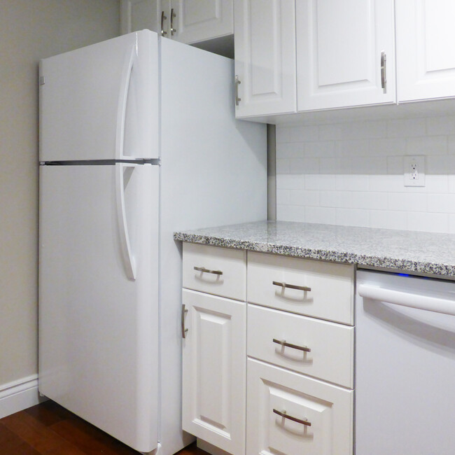 Kitchen - 126 Freshmeadow Way