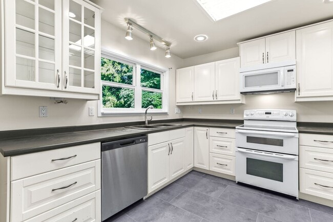 Photo - 9877 SE 33rd Ave House