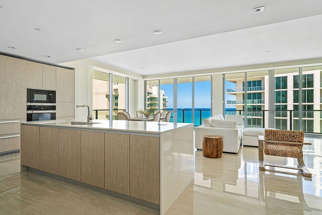 Foto del edificio - 3100 N Ocean Dr