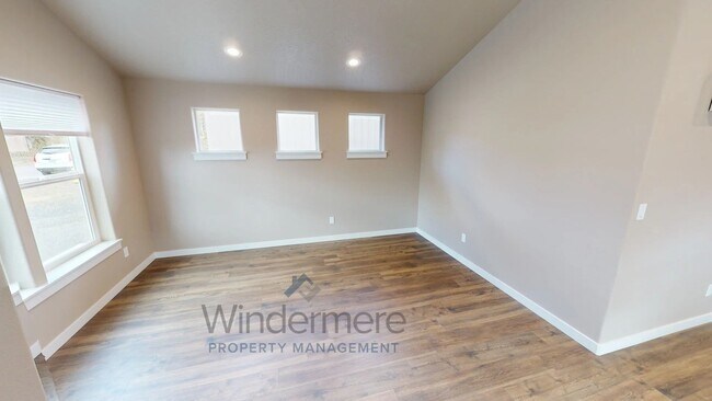 Foto del edificio - 221 Laurel St