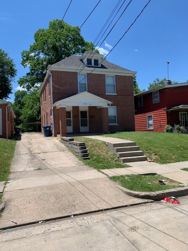 309 W Ashley St Unit B, Jefferson City, MO 65101 Apartments in