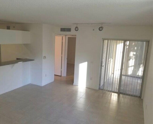 Foto del edificio - 470 S Park Rd