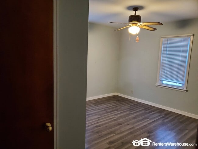 Building Photo - 5531 Pompano Dr