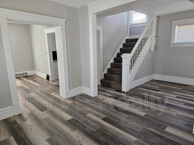 Foto del edificio - 358 E Thornton St