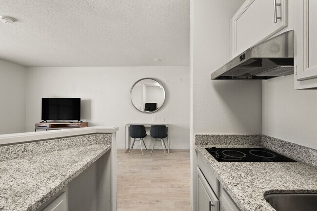 Building Photo - AVIA North Shore