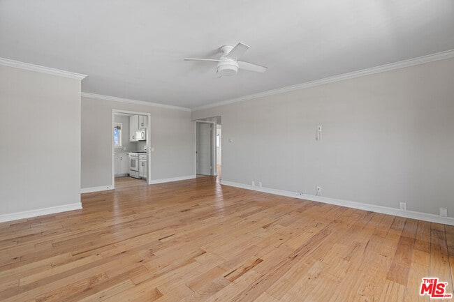 Building Photo - 2438 5th St