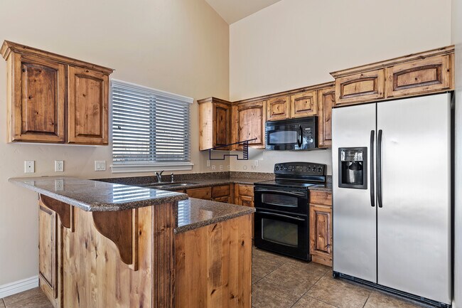 Building Photo - 759 W 4400 S