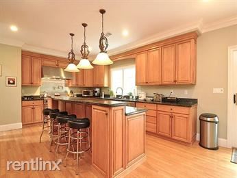 Building Photo - 81 Montvale Rd