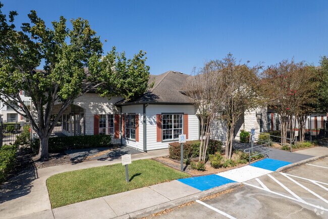 Oficina de arrendamiento - Stonebridge at City Park