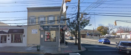 Building Photo - 107 Franklin St