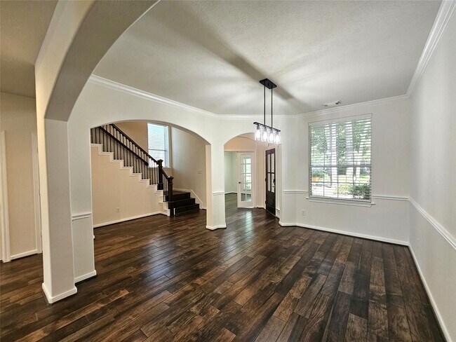 Building Photo - 98 W Knightsbridge Dr
