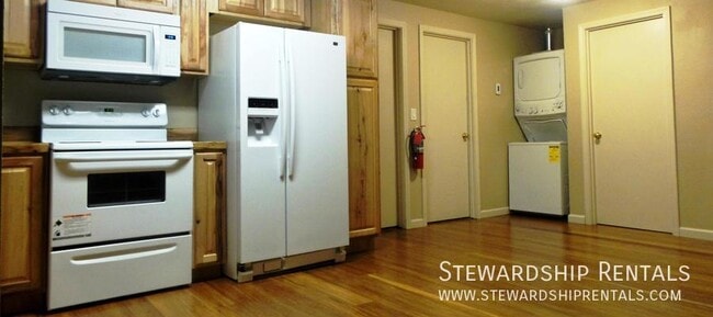 Building Photo - 1871 Harris Alley