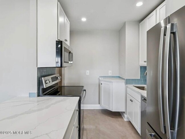 Building Photo - 1111 River Rd