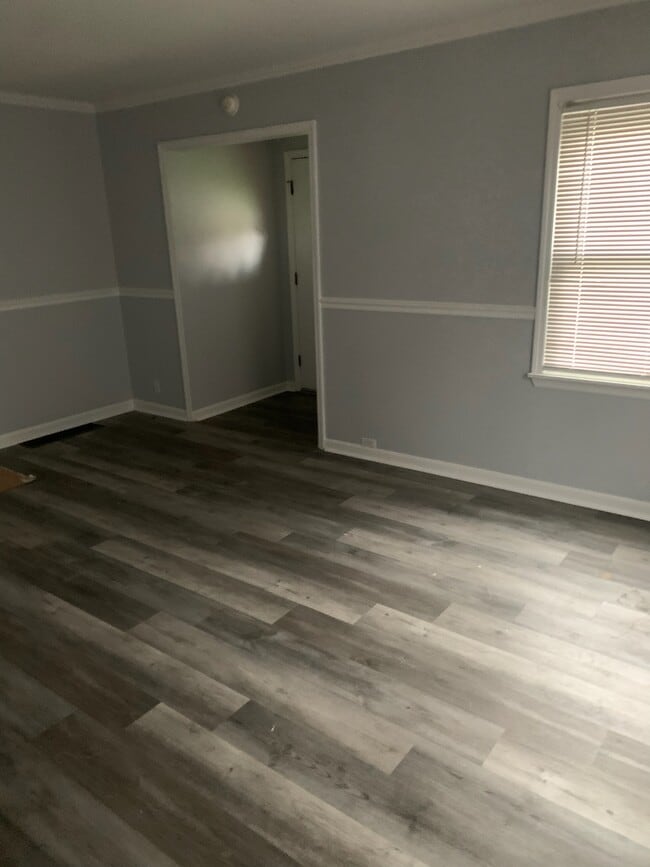 Living Room - 9 Elsmar Ave