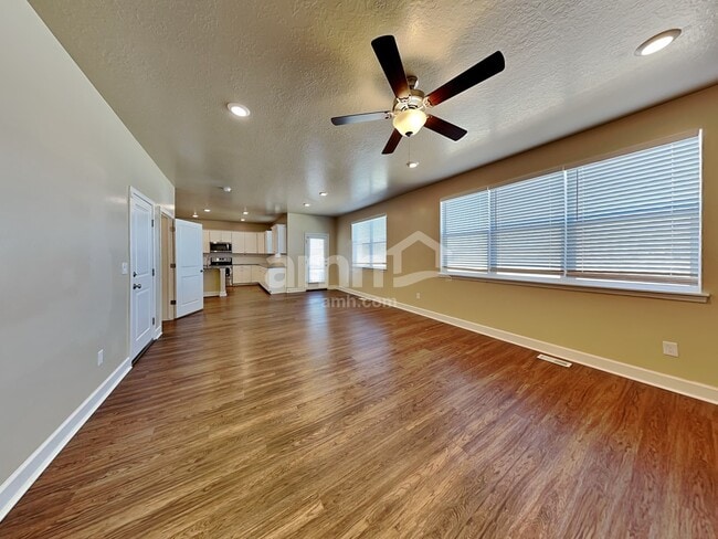 Building Photo - 2293 E Tumbleweed Rd