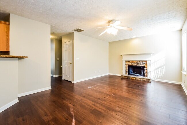 Building Photo - 3819 Bay Cove Tr SE