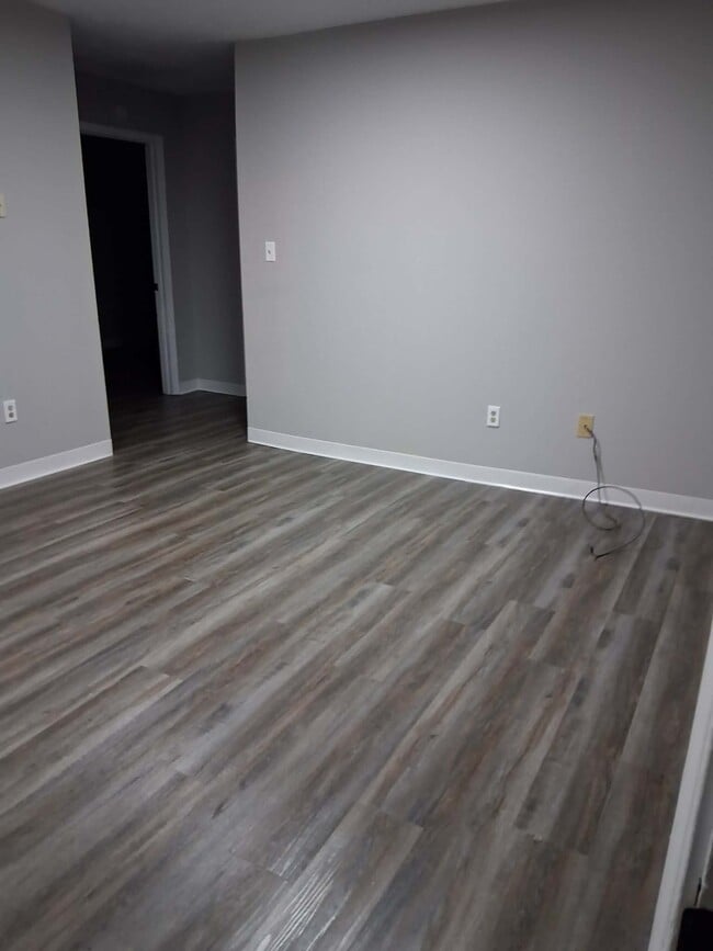 Building Photo - 1254 Fairground Rd