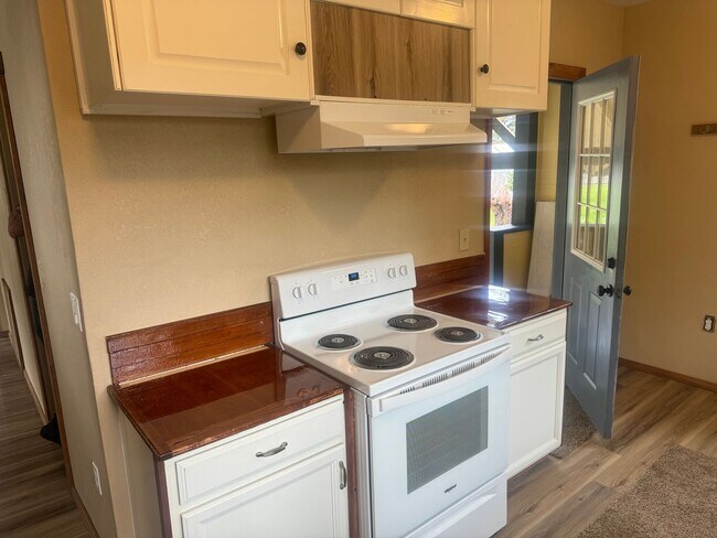 Building Photo - Great Glenwood Home