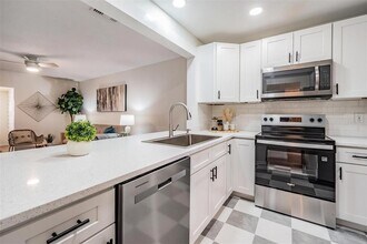 Building Photo - 14818 Winding Creek Ct