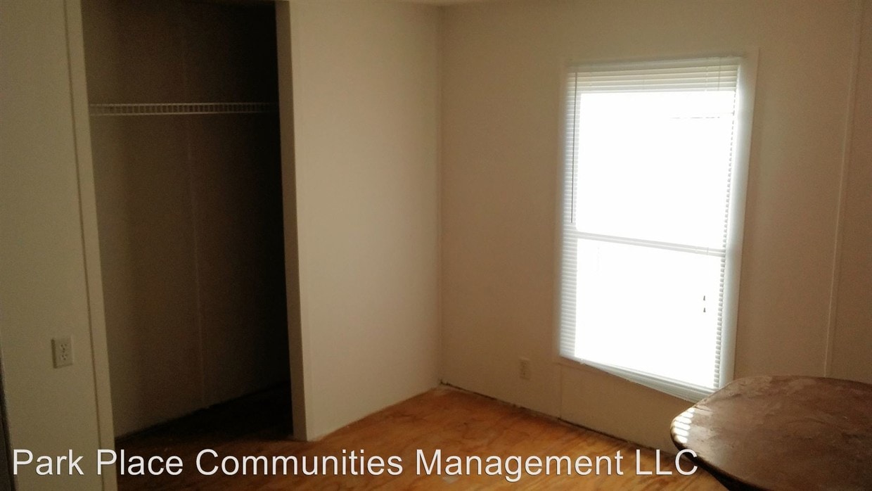 Building Photo - 302 E Air Depot Rd