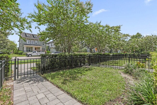 Foto del edificio - 8629 Tavistock Lakes Blvd