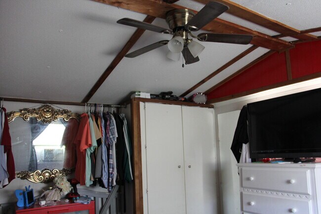 Foto del edificio - 3851 Spiker Ln