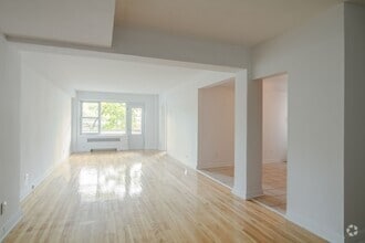 Building Photo - 10 Av. Rosemount