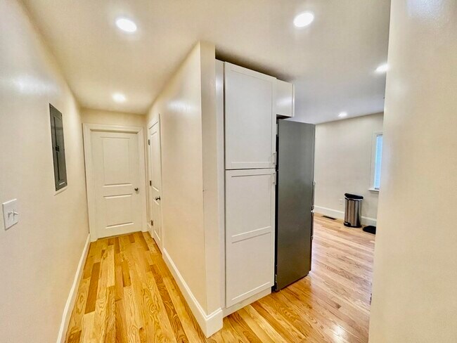 Building Photo - 31 Fayette St