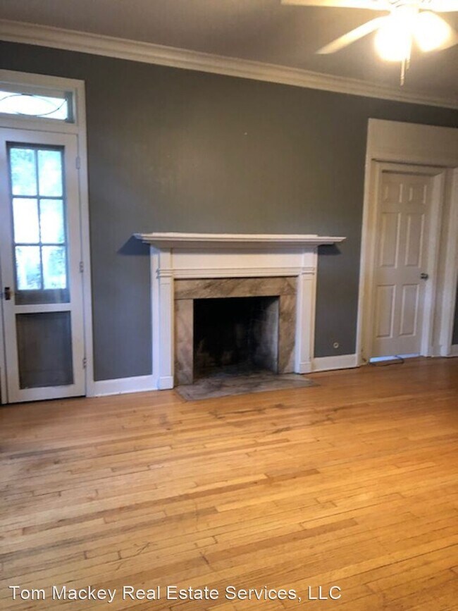 Building Photo - 4 br, 2.5 bath House - 267 E. Chimes St.