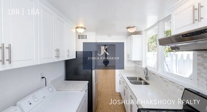 Building Photo - 11304 Isleta St