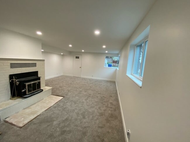Building Photo - 2507 S Downington Ave