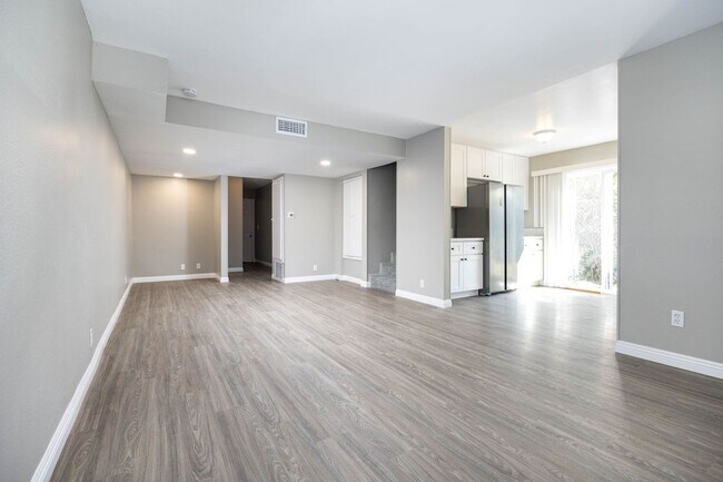 Building Photo - Completely Remodeled 5 Bedroom Home - Ever...