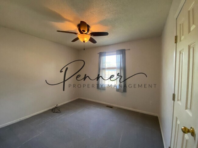 Foto del edificio - 2121 SW Sterling Dr