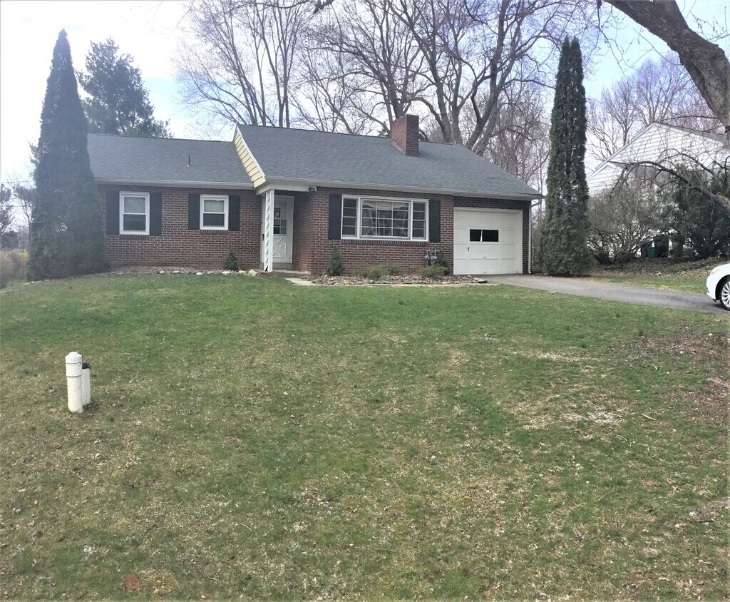 Primary Photo - 918 Shreiner Ave