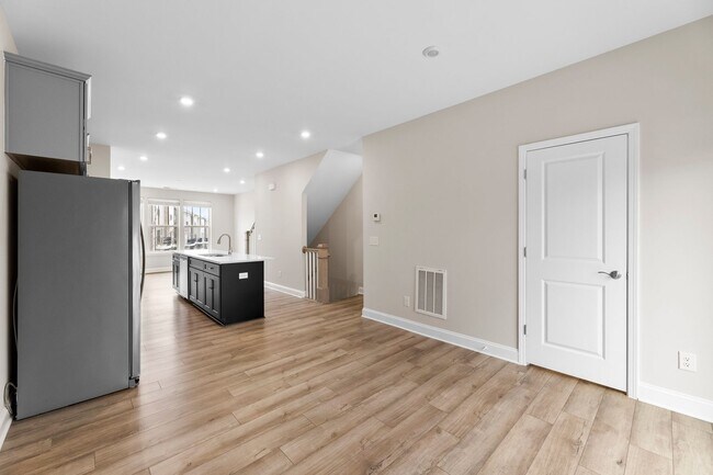 Foto del edificio - 210 Judson Ave