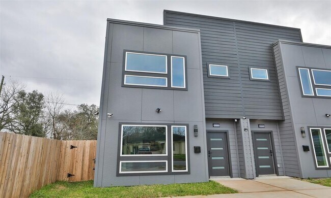 Foto del edificio - 9315 Ashville Dr