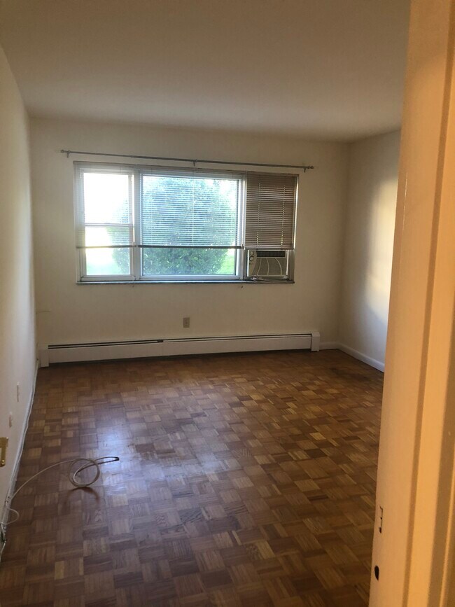 Foto del edificio - 100 Bergen Blvd