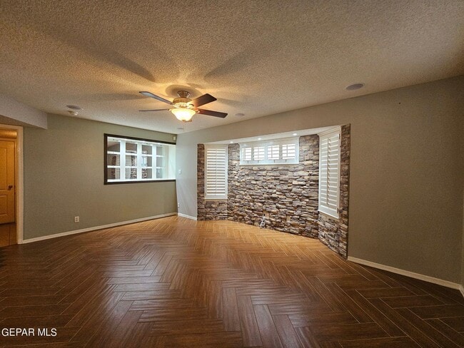 Building Photo - 12297 Kingsgate Ct